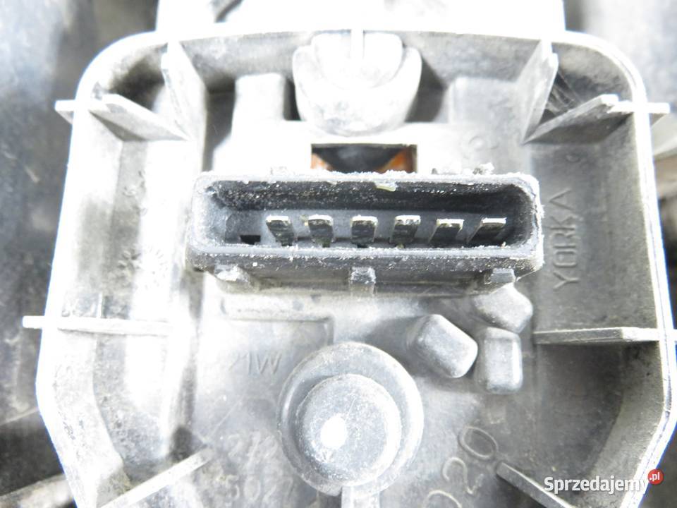 LAMPA PRAWA TYLNA PEUGEOT PARTNER I 9625292180