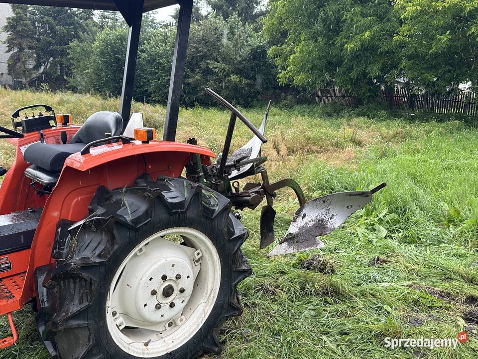 Pług jednoskibowy odwracany kubota yanmar Kielce