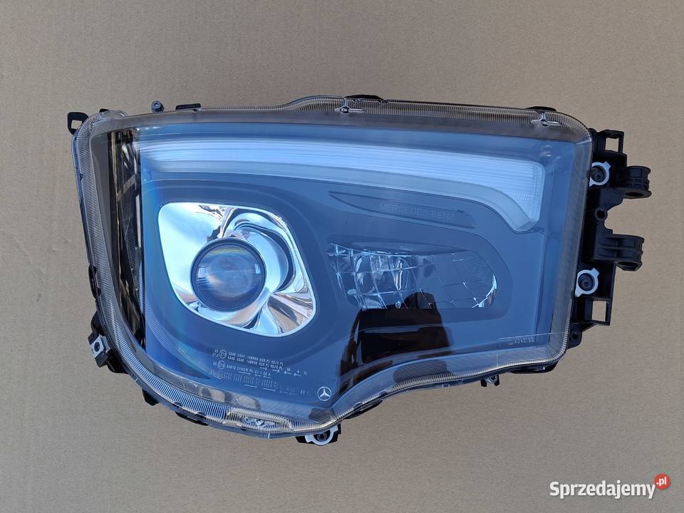 MERCEDES ACTROS MP5 AROCS ANTOS REFLEKTOR PRAWY Bieleń