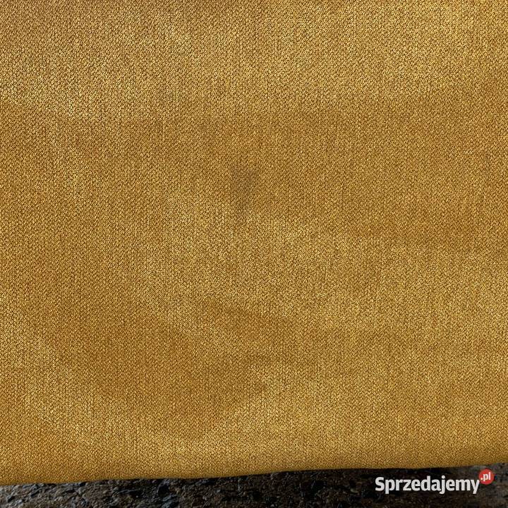Mała sofa na zwężanych nogach design Gryfice sprzedam