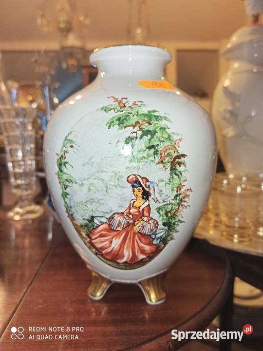 Wazon ze scenkami dworskimi w dwóch medalionach Gdańsk