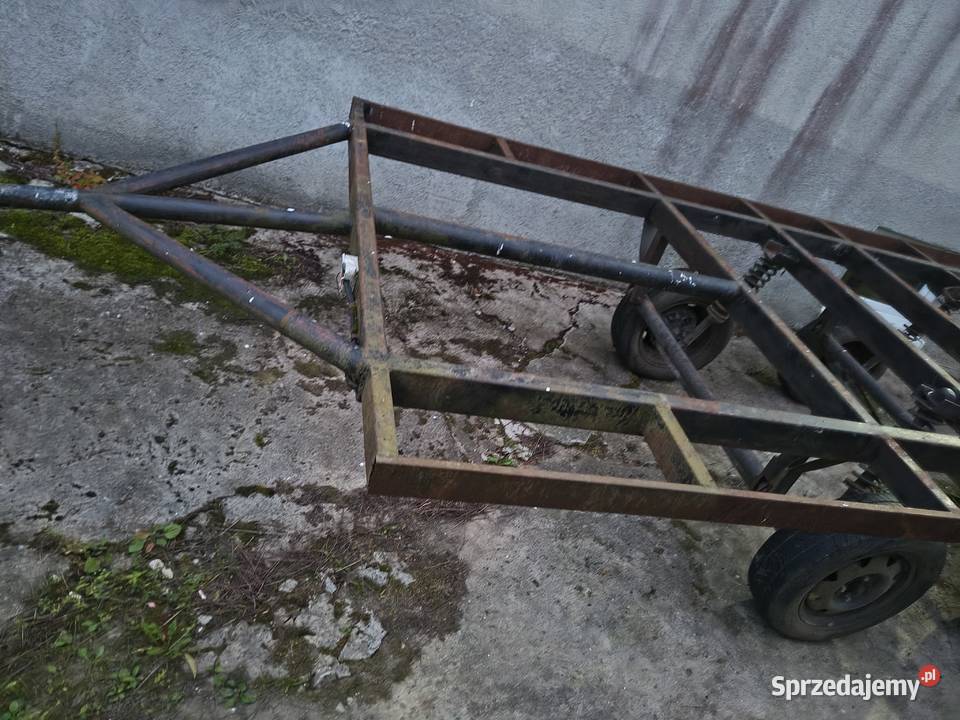 Do sprzedania laweta może służyć do skrzyńpaczek Pacanów