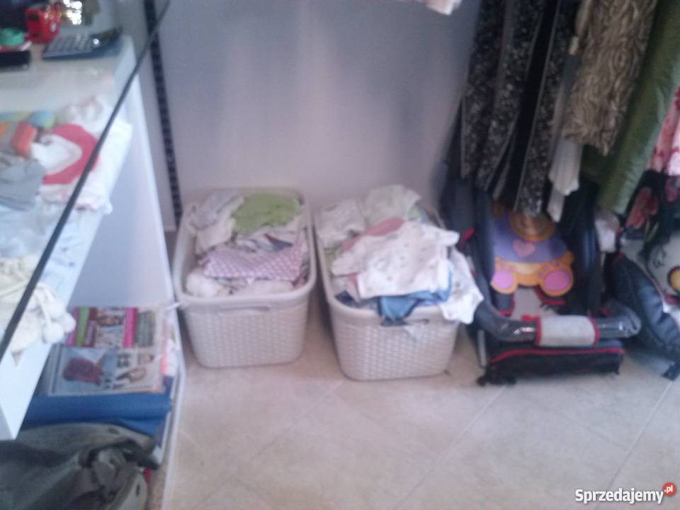 kompletne wyposażenie sklepu z odzieżą uzywaną Czosnów