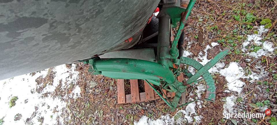 Rozsiewacz nawozów nieuszkodzony Siewniki i sadzarki Bronisław