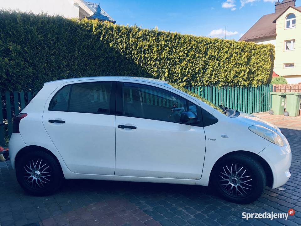 Toyota Yaris II 14D4D 90 biały akrylowy MEGA Przeworsk