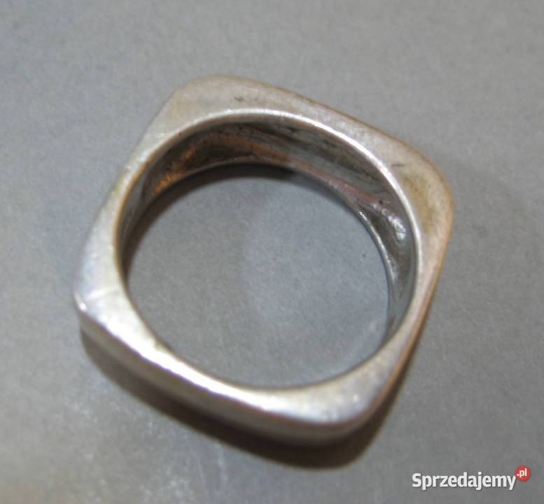 Srebrny Pierscionek z Cyrkoniami Szwecja