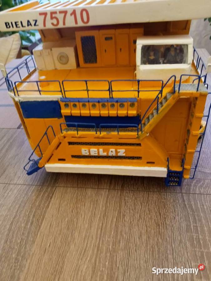 Model BIELAZ 75710 w skali 143 Warszawa