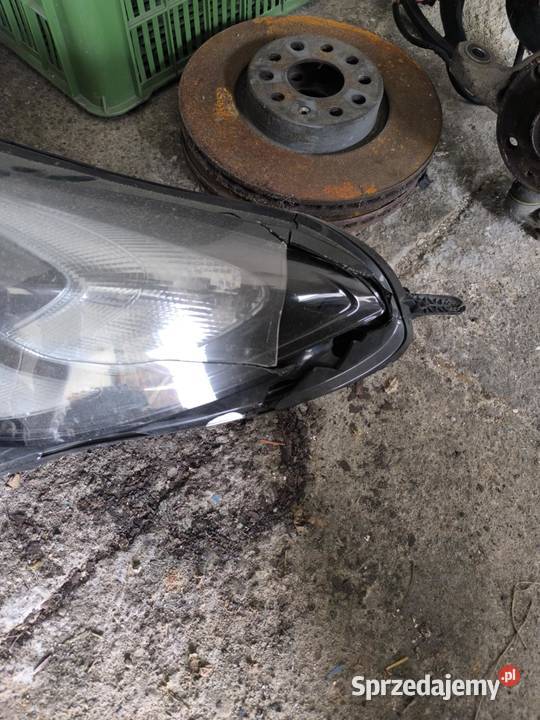 lampa przód prawa opel corsa Czechówka