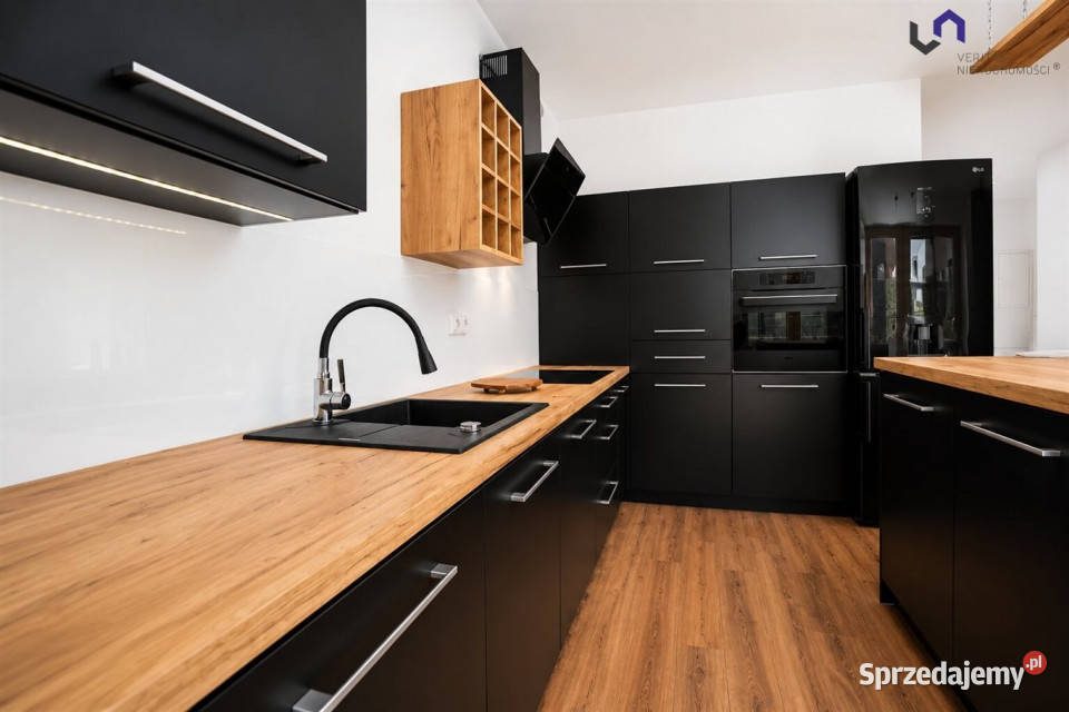 sprzedaży mieszkania 576m2 3 pokoje Tychy sprzedam