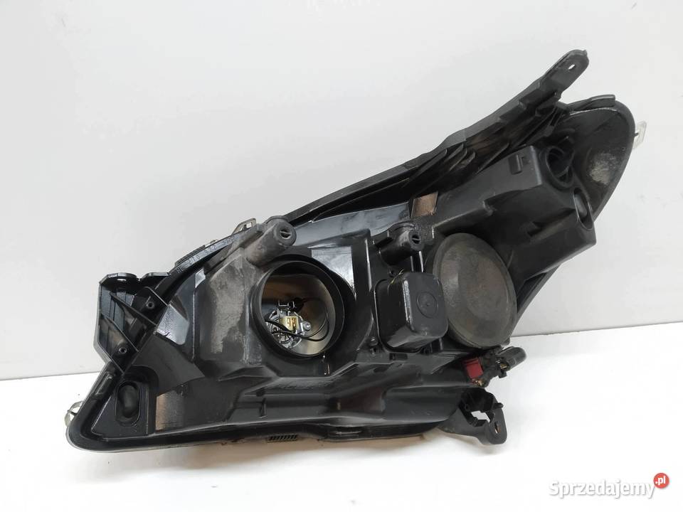 LAMPA PRZÓD PRAWA EU Opel Astra III 20042014 H