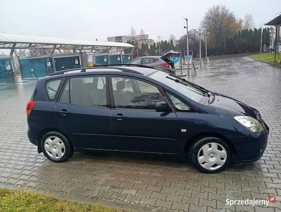 Toyota Corolla Verso 2004 D4D 20 clima Chodzież sprzedam