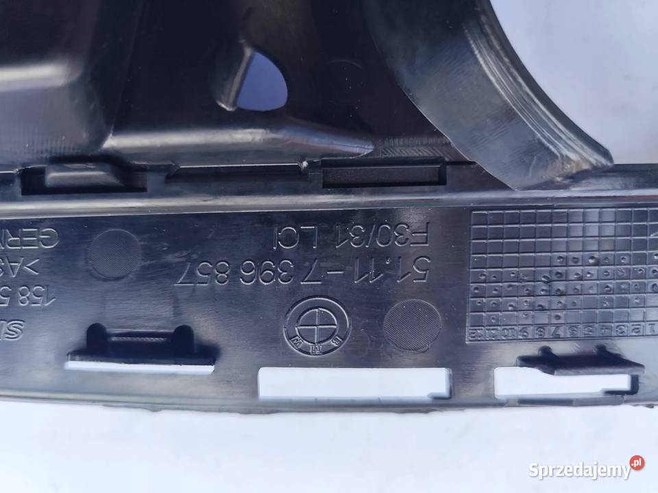 BMW 3 F30 F35 F31 KRATKA HALOGENU PRZOD Przemęt