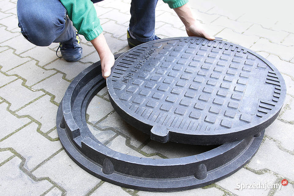 Właz pokrywa PLASTIKOWY do studni Studzienki