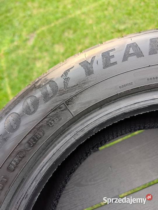 Goodyear 20560R16 EFFICIENTGRIP komplet opon