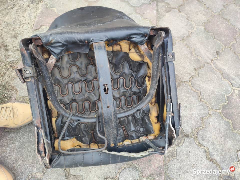 Fotel fiat 126p Maluch czarny skóra Drezdenko