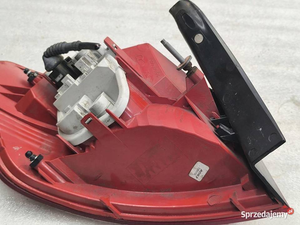 LAMPA PRAWY TYŁ LED 4F9 A6 C6 KOMBI Lampy tylne