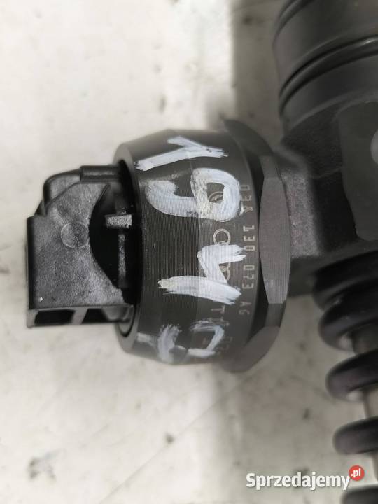 POMPOWTRYSKIWACZ 038130073AG 0414720215 19 TDI Rok produkcji 2007