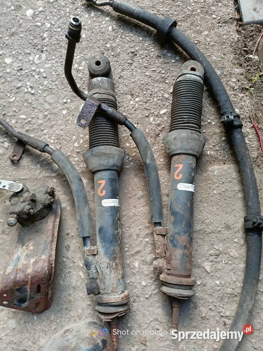 Mercedes W202 C250td kombi nivo siłownik gruszka