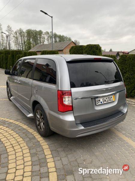 Chrysler Town Contry S 36