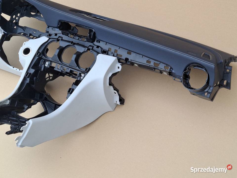 MERCEDES CKLASA W205 KONSOLA DESKA ROZDZIELCZA Deski rozdzielcze, konsole Bieleń