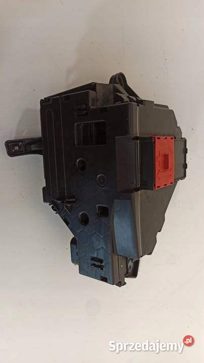 MERCEDES W205 SKRZYNKA BEZPIECZNIKÓW A2055402250 Skrzynki bezpieczników Skrzynki bezpieczników