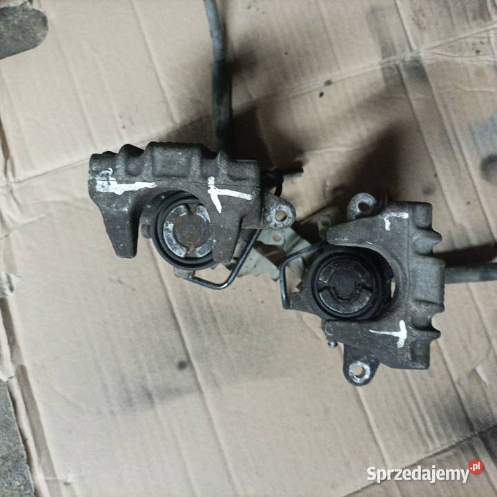 VW Caddy III zacisk tył lewy prawy