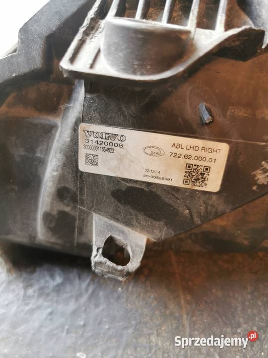 Volvo v 40 lampa prawy przód Rok produkcji 2014 Oświetlenie Świnoujście sprzedam