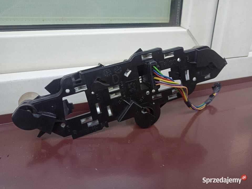 Peugeot 307 hatchback wkład oprawka lampy tył Lampy tylne Sieradz
