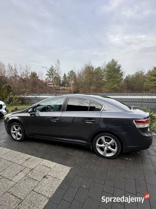 Toyota Avensis z 2009 r AUTOMAT 18 benzyna GAZ wielofunkcyjna kierownica Skierdy