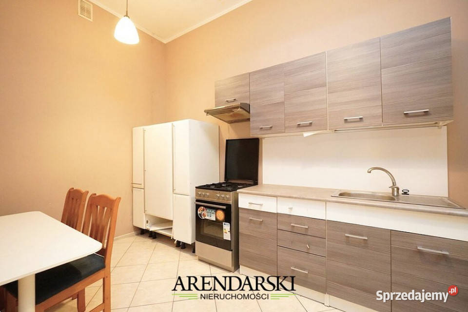 BUDYNEK W ZABUDOWIE ŚRÓDMIEJSKIEJ WITNICA