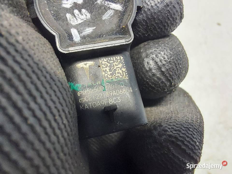 TESLA MODEL Y 2023 czujnik pdc parkowania Czujniki sprzedam