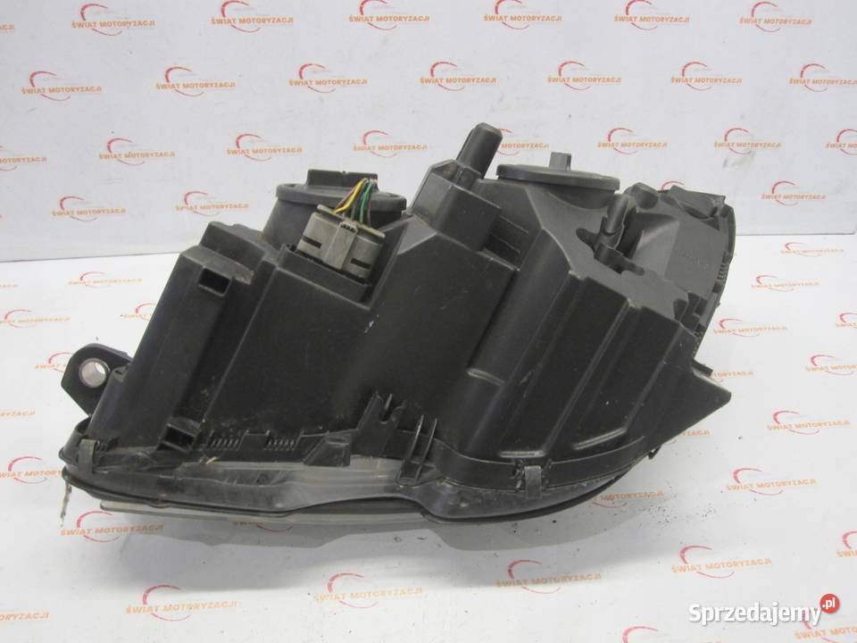 MERCEDES C KLASA S204 W204 10r Lampa prawy przód Kielce