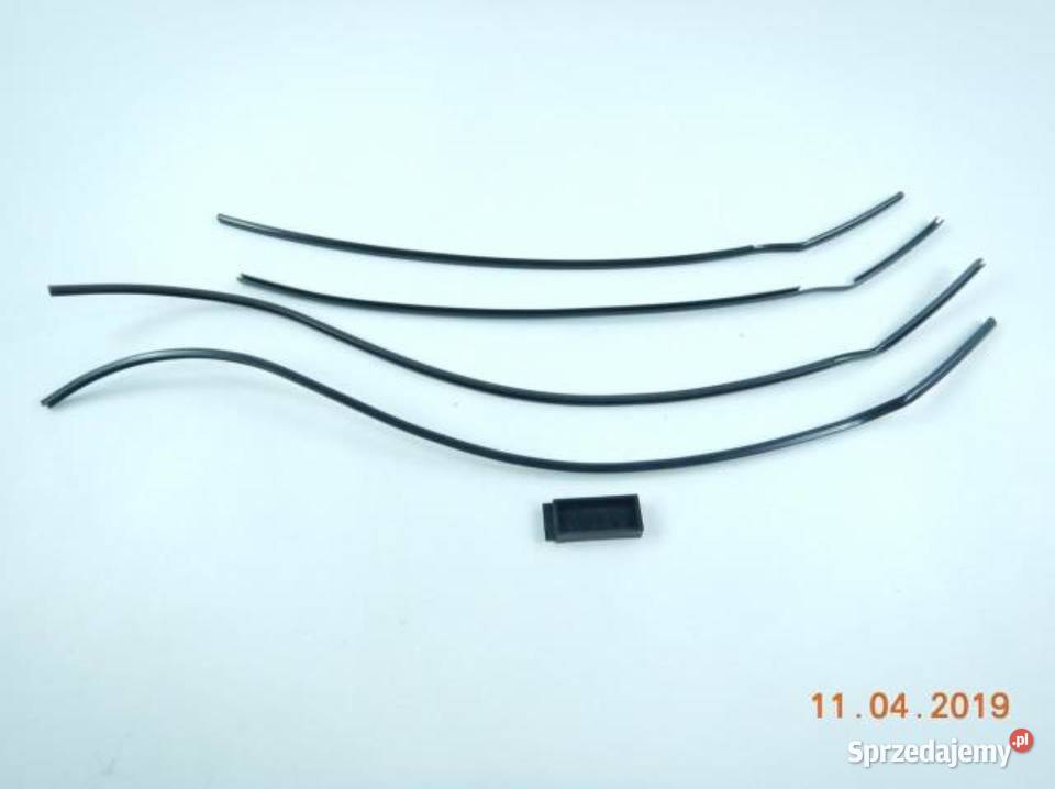 LISTWA LISTWY DRZWI FORD CROWN VICTORIA 0304 Listwy i nakładki