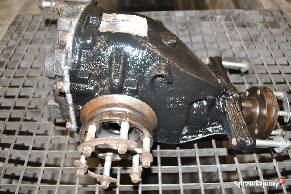 Most tylny BMW E60 E61 520d 523i 525i 525xi 528i