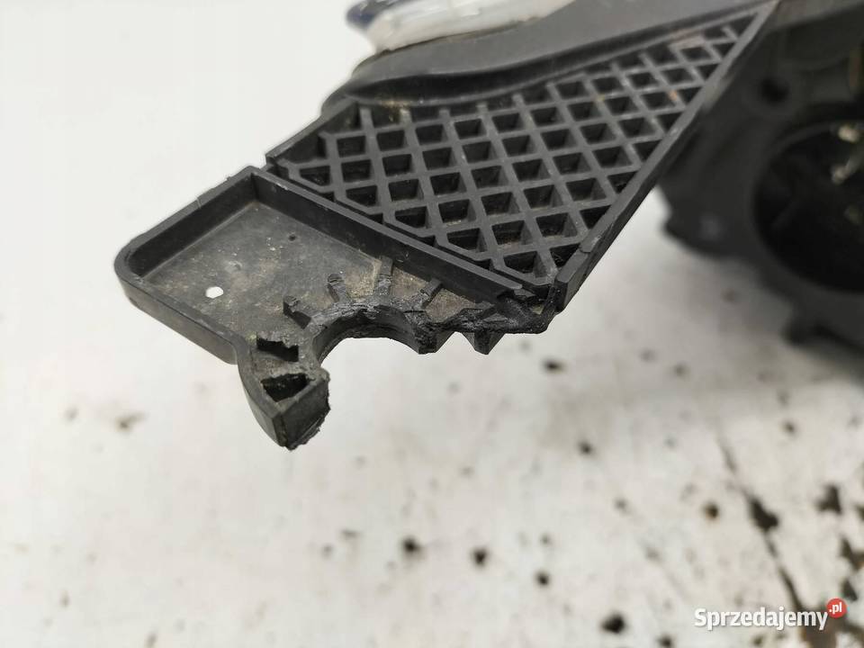 LAMPA PRZÓD LEWA EU BM5113W030CK Ford Focus Mk3 osobowe sprzedam