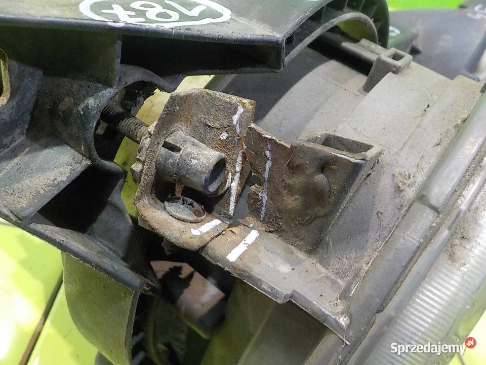 BMW 3 E30 25 B 89r KOMBI lampa lewa przod Lampy przednie Suków