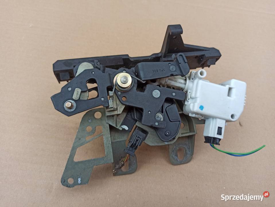VW PASSAT B5 zamek klapy bagażnika 3b0827297 osobowe Bolesławiec sprzedam