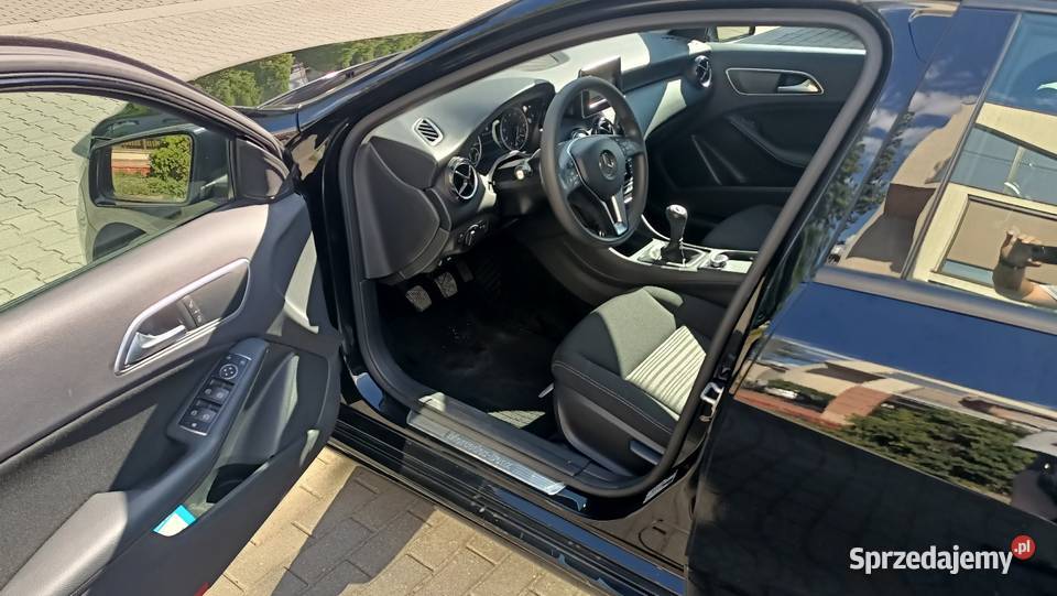 Mercedes A klasa2013r 16 benzyna65000 przebieg manualna małopolskie Kraków sprzedam