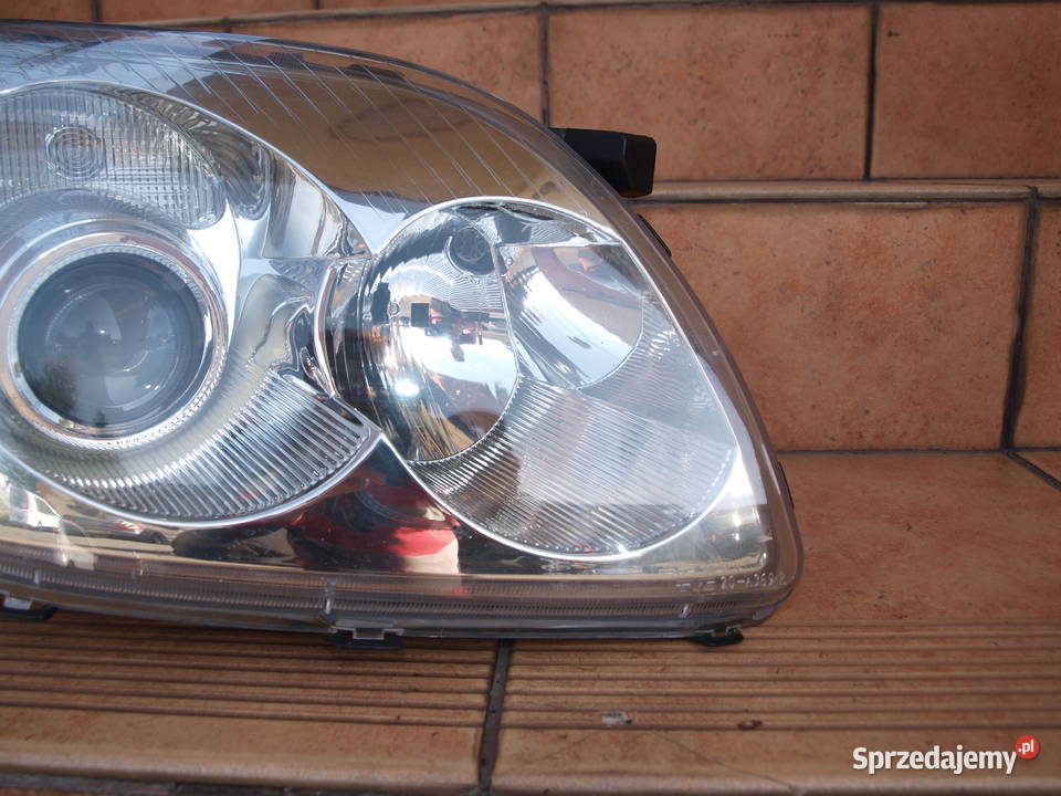 Toyota Avensis T25 lampa prawa przód zwykła 2003 Kalisz