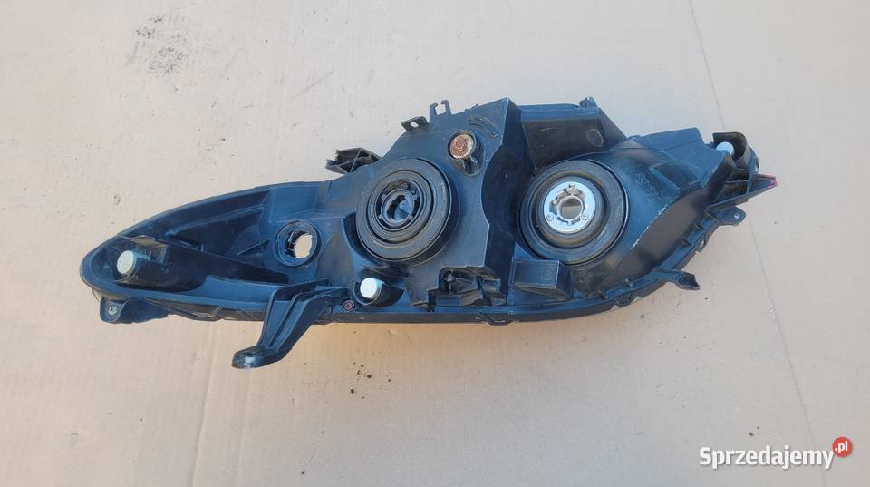 TOYOTA SIENNA PRAWY REFLEKTOR LAMPA PRAWA PRZOD osobowe Ruda Śląska