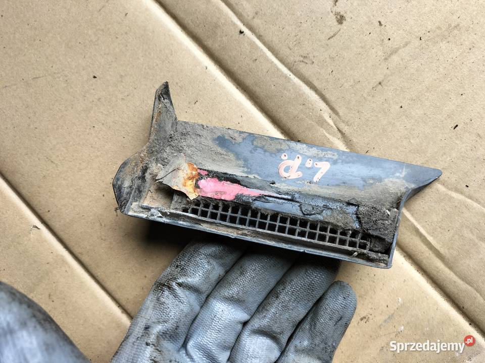 AUDI 80 B4 80B4 LISTWA NAKŁADKA BŁOTNIKA DOLNA Kamień-Kolonia