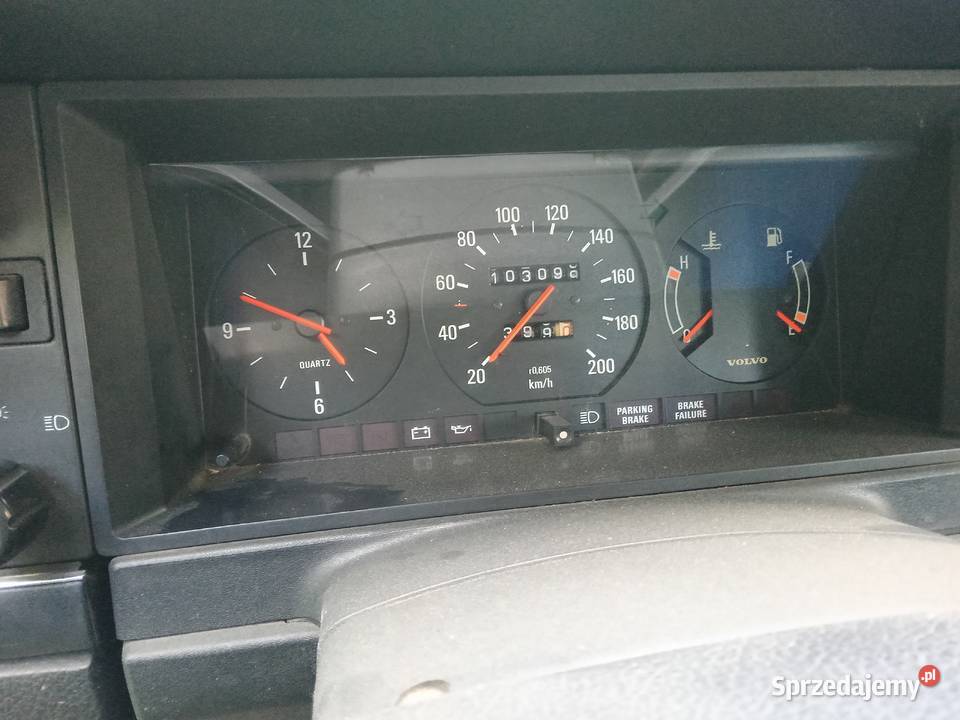 Volvo 244 sedan rocznik 83 piękny zabytek 103099km Ksawerów