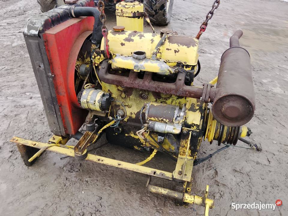 Silnik 4 cylindrowy Ford 2712E do kombajnu Radom
