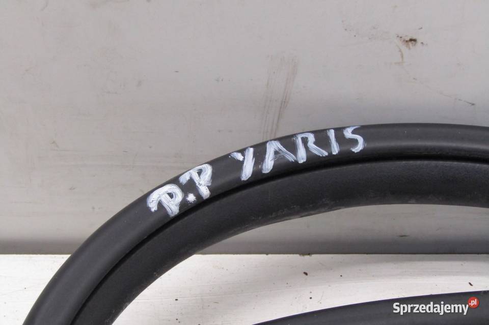 USZCZELKA KAROSERYJNA DRZWI PRAWY PRZÓD TOYOTA