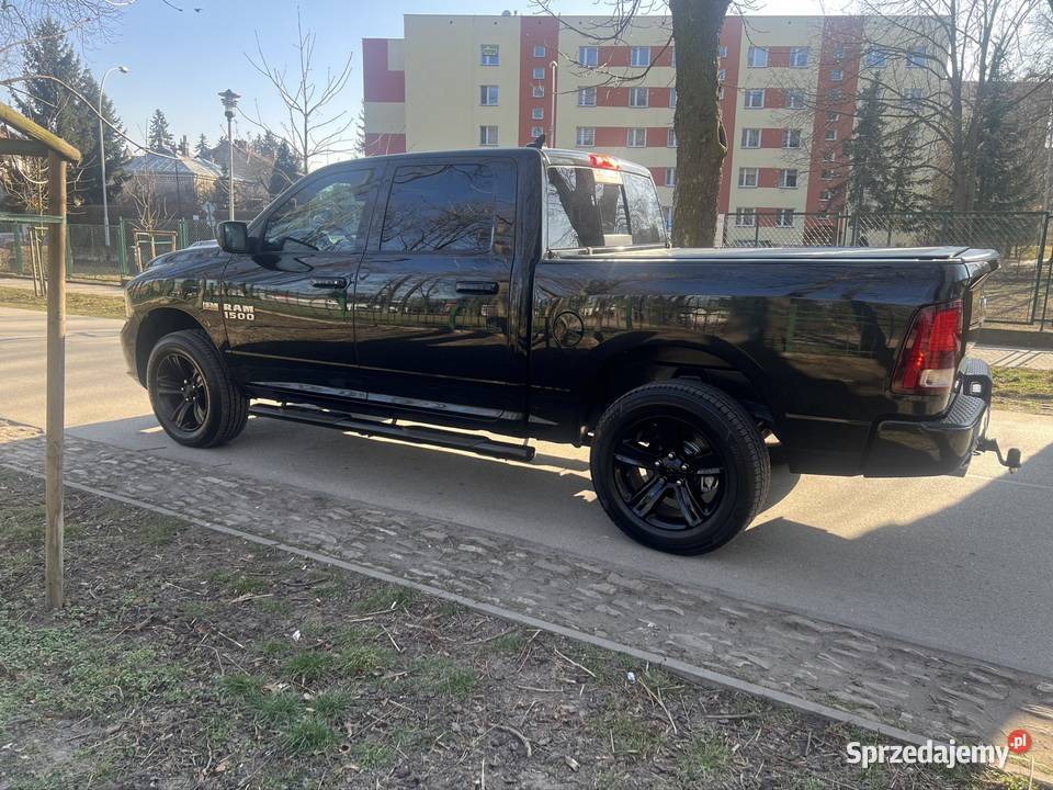 Dodge Ram 1500 Sport 57 Hemi V8 LPG LIFT 2 Rok produkcji 2016 Jarosław sprzedam