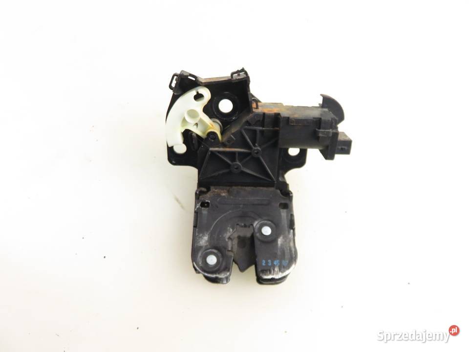 ZAMEK KLAPY AUDI A4 B7 8P4827505C