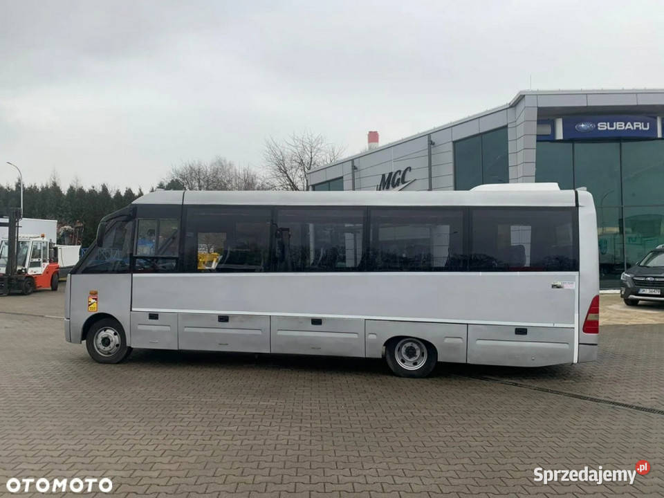 Mercedes Mediano Mediano 814D Vario 33 Miejsca Autobusy i minibusy Łaziska Górne
