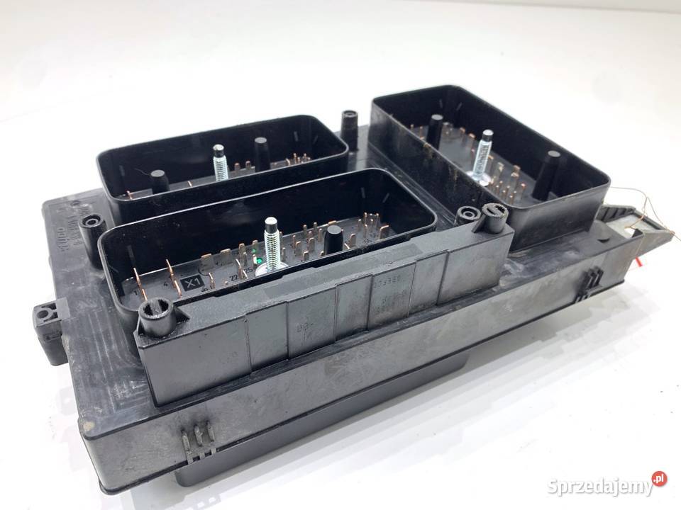 SKRZYNKA BEZPIECZNIKÓW OPEL ZAFIRA B 13206753HA sprzedam