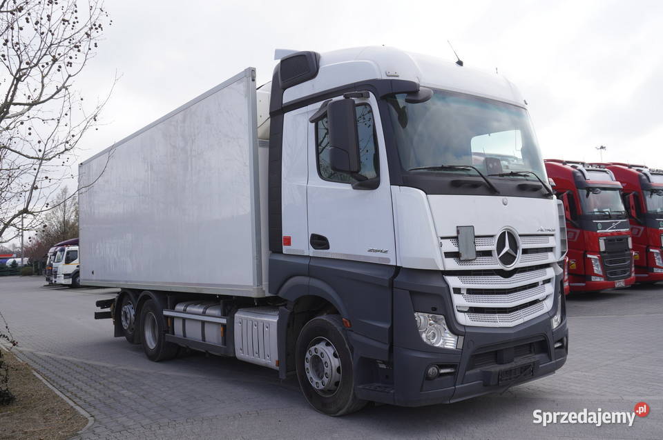 MercedesBenz Actros 2542 Kabina Gigasalonka