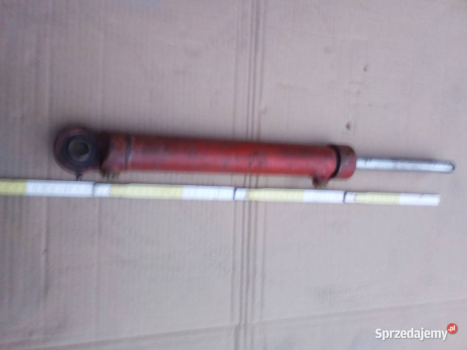 Siłownik hydrauliczny dwustronny Bukownica